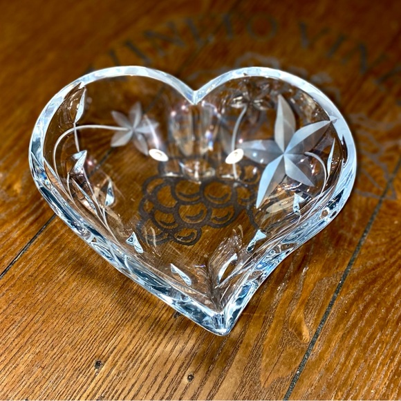 Mikasa Mon Amour Etched Flowers Crystal Heart Bowl Candy Dish - Picture 2 of 9